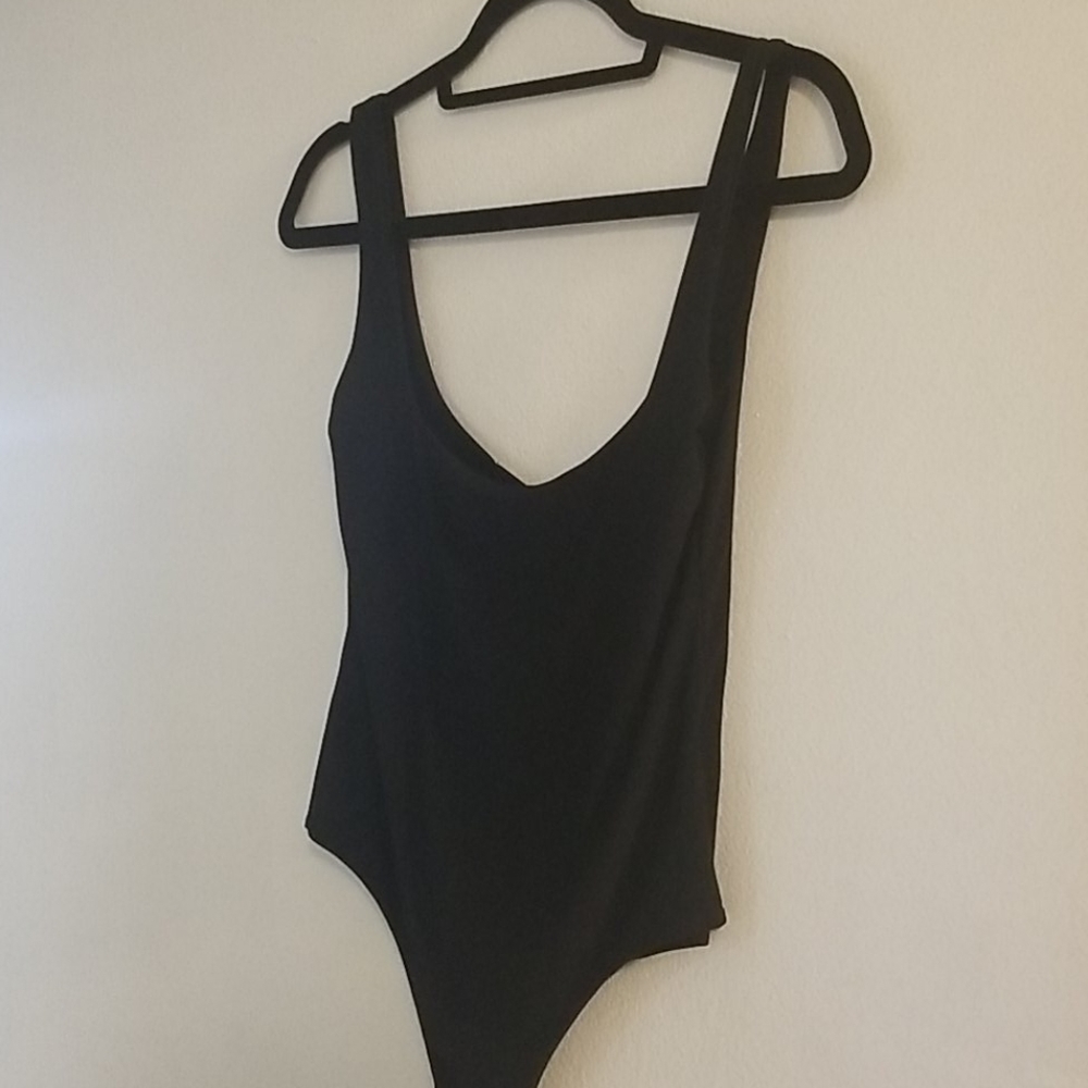 Prettylittlething black square neck sleeveless